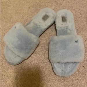 UGG SLIPPERS